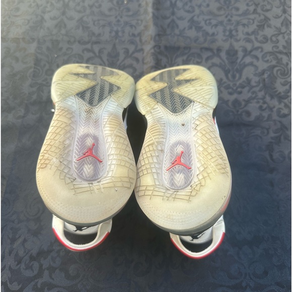 (Grade School) Air Jordan Mars
270 'White size 4Y
SKU: BQ6508-100 - Picture 6 of 6